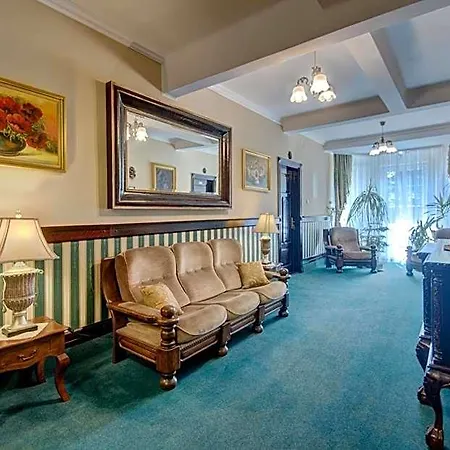 Bed & Breakfast Roztoka 3*